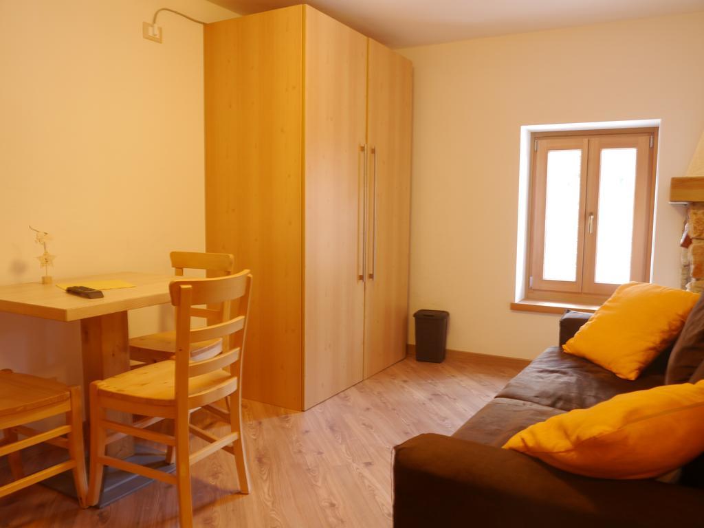 Hotel Garni Sella Cipriani Borgo Valsugana Zimmer foto