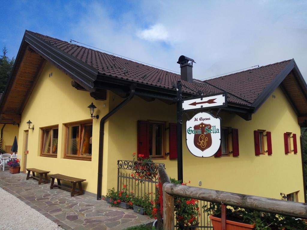 Hotel Garni Sella Cipriani Borgo Valsugana Exterior foto